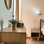 Elena's Seafront Deluxe Apartment *