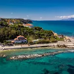 Elena's Seafront Deluxe