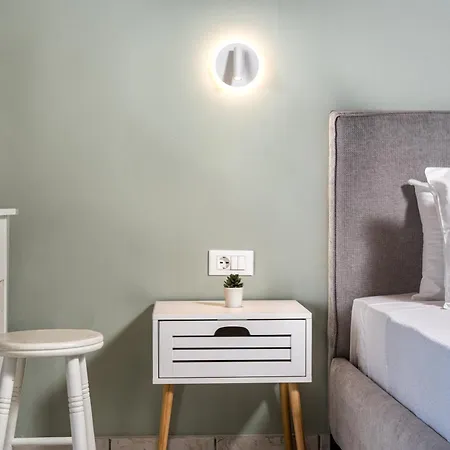 Elena's Seafront Deluxe *