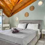 Elena's Seafront Deluxe
