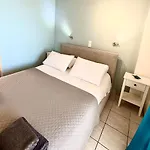 Lägenhet Elena's Seafront Deluxe