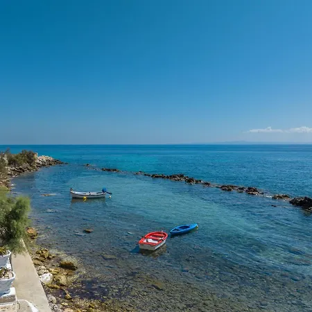 Elena's Seafront Deluxe