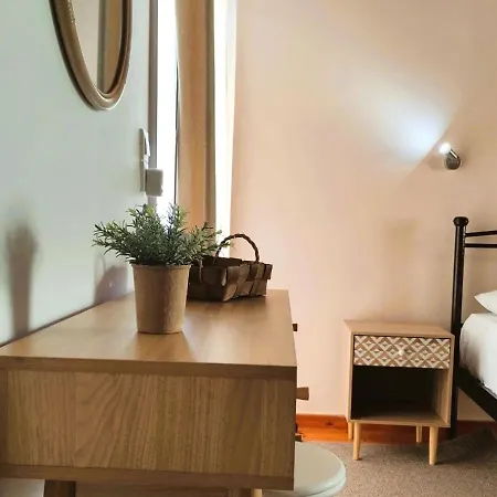 Elena's Seafront Deluxe Apartman *