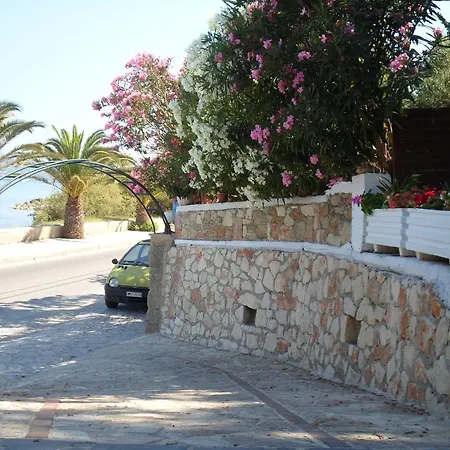 Elena's Seafront Deluxe