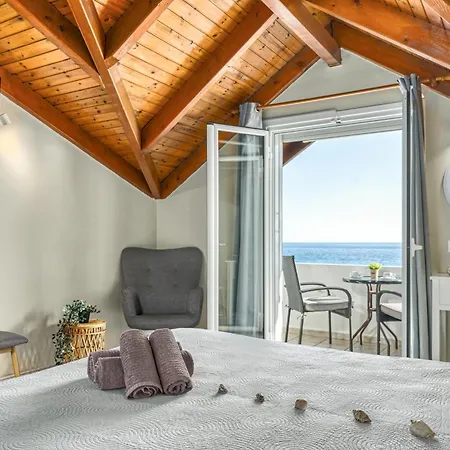 Elena's Seafront Deluxe Akrotíri