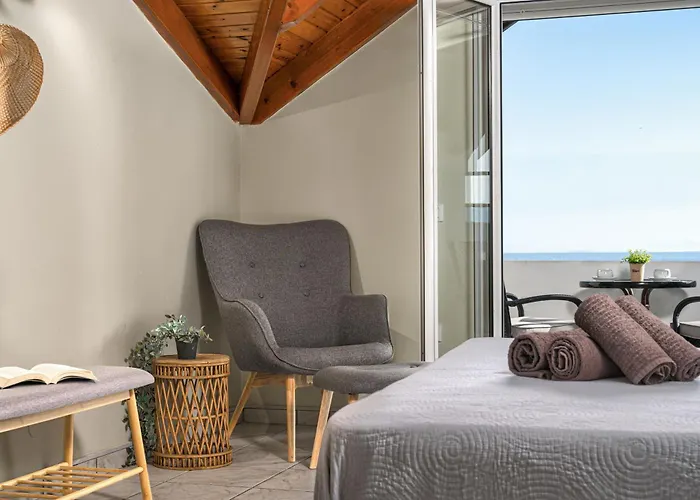 Elena's Seafront Deluxe *