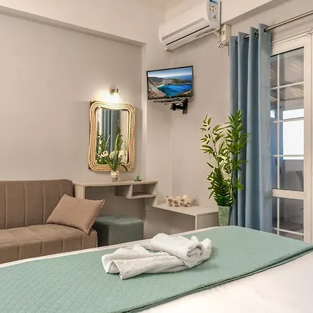 Elena's Seafront Deluxe Daire