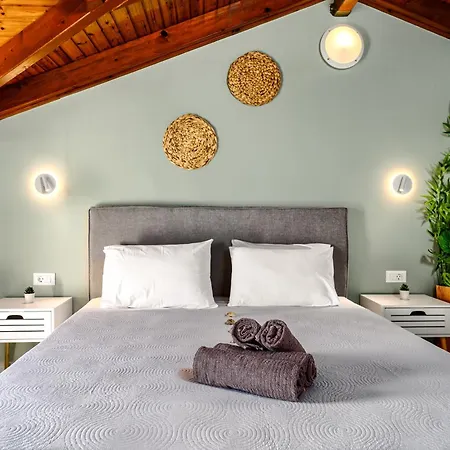 Apartamento Elena's Seafront Deluxe *