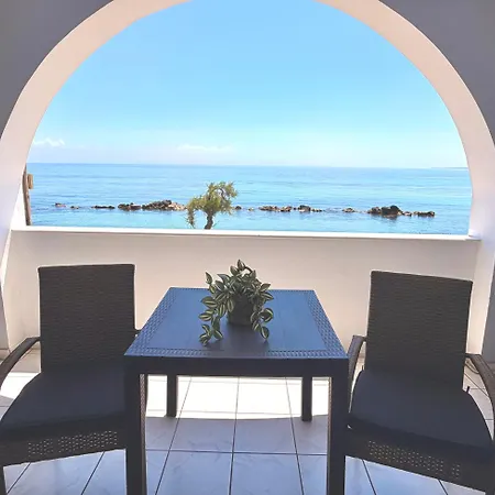 Elena's Seafront Deluxe