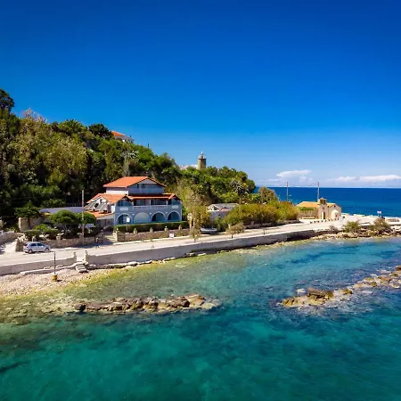 Daire Elena's Seafront Deluxe
