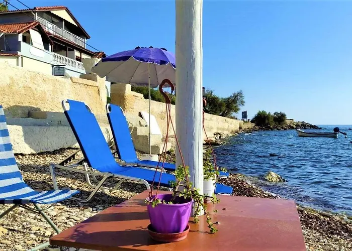 Elena's Seafront Deluxe