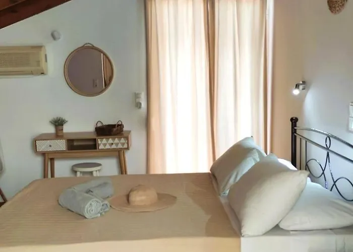 Elena's Seafront Deluxe