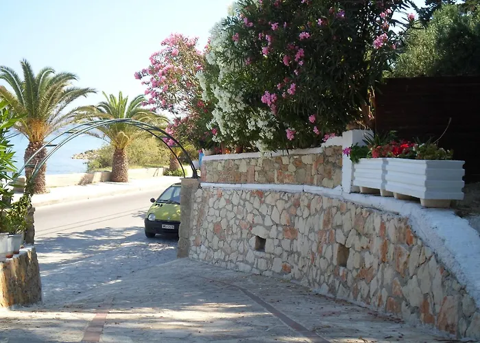 Elena's Seafront Deluxe